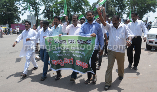 jds protest12sep7 1